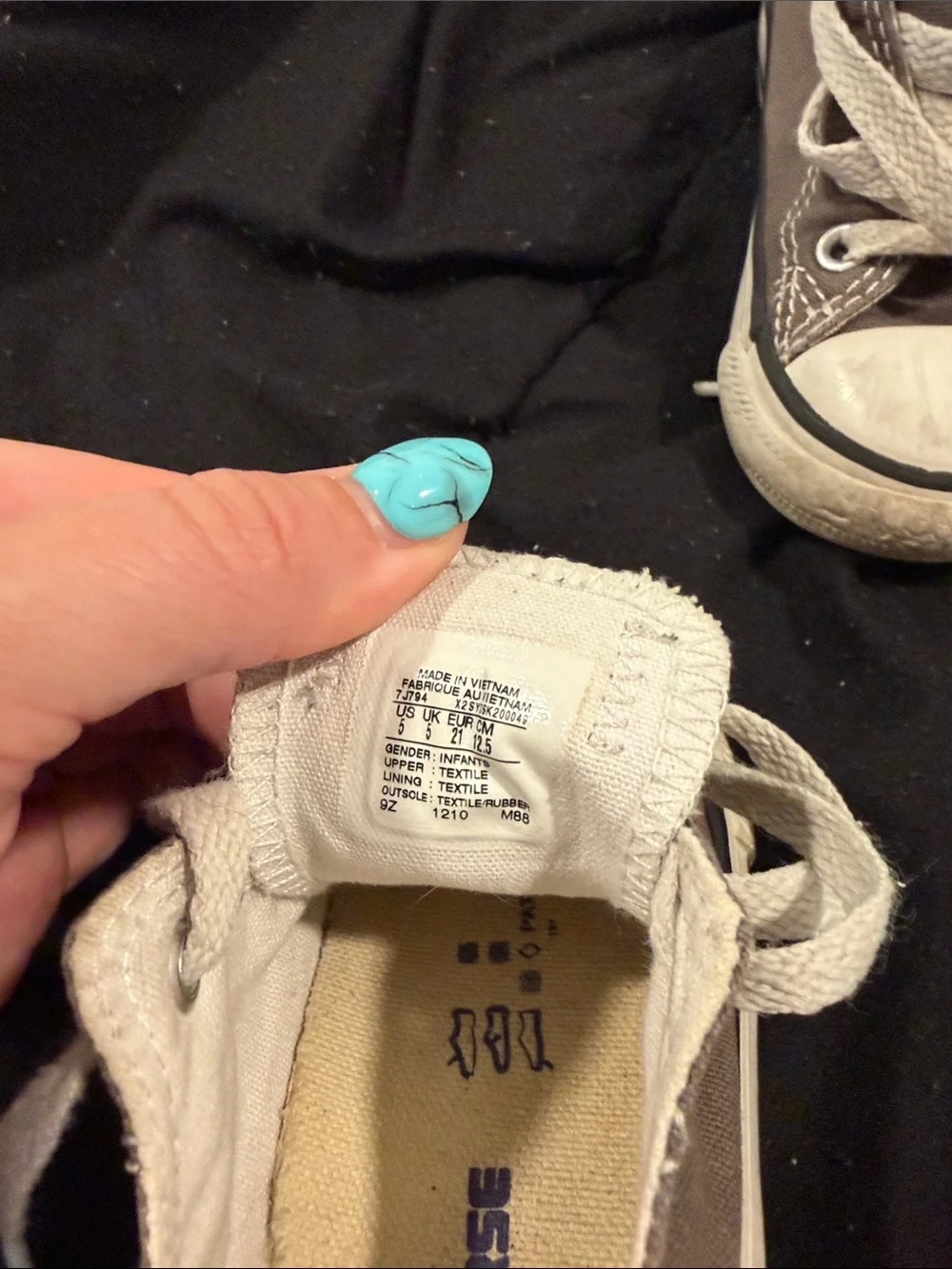 Kids Casual Canvas Lace-Up Sneakers in grey/brown size toddler 5 converse